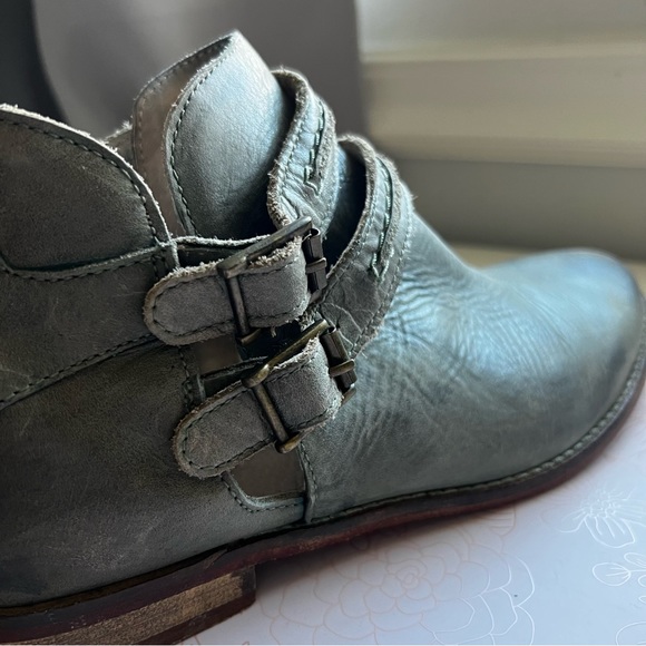 Free People Emerald Green Leather Cut Out Ankle Strap Boots Sz EU 39 or US 8 - Picture 9 of 10